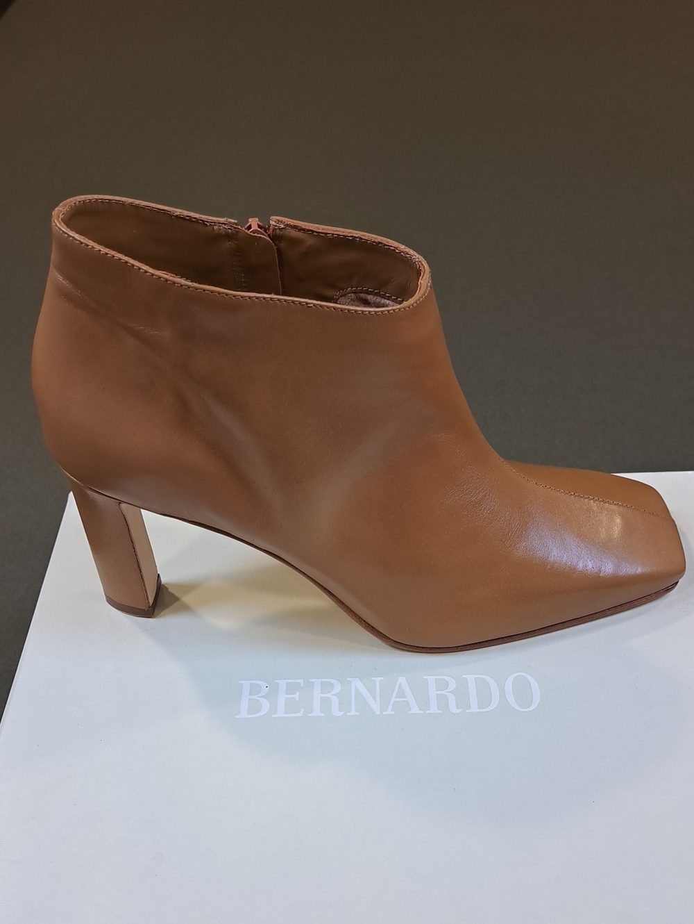 Bernardo Garda Ankle Booties - Color: Butterscotch Leather - Size: 10M
